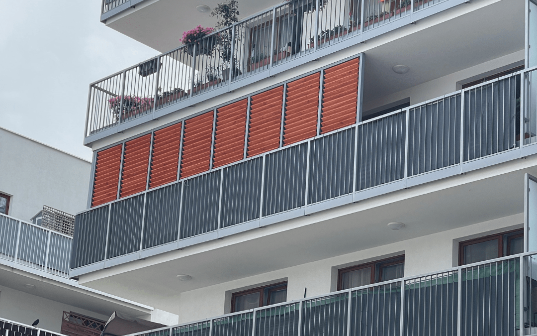zabudowa balkonu ząbki