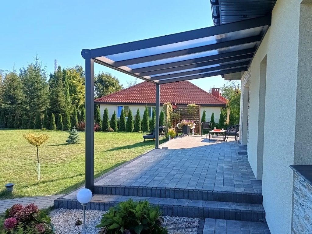 Aluminiowe zadaszenie tarasu