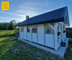 colour of terrace boards white - garden blinds
