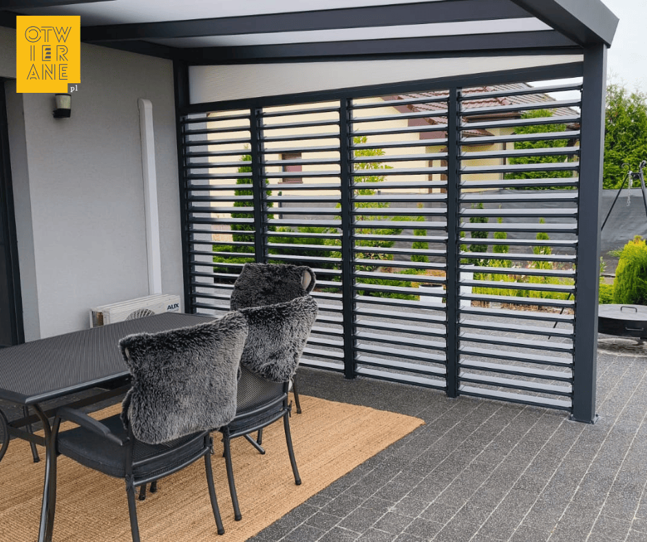 Zadaszenie aluminiowe 350 x 506 cm z boczną zabudową – Zamek Bierzgłowski