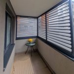 Jak osłonić balkon bez zaciemniania