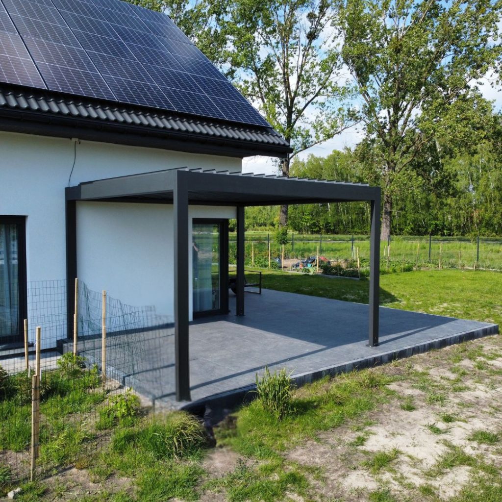 Pergola tarasowa przyścienna : pergola aluminiowa Żelechów, województwo MAzowieckie